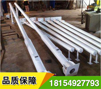 立桿、F桿良好的安全設(shè)施系統(tǒng)應(yīng)具有交通管理,安全防護(hù),交通誘導(dǎo),隔離封閉,防止眩光等多種功能.